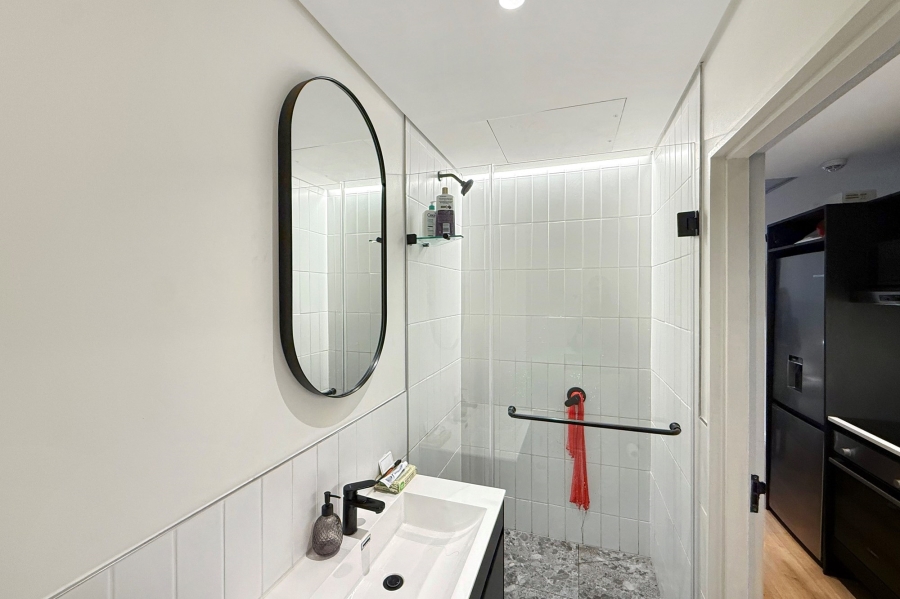 1 Bedroom Property for Sale in Sea Point Western Cape